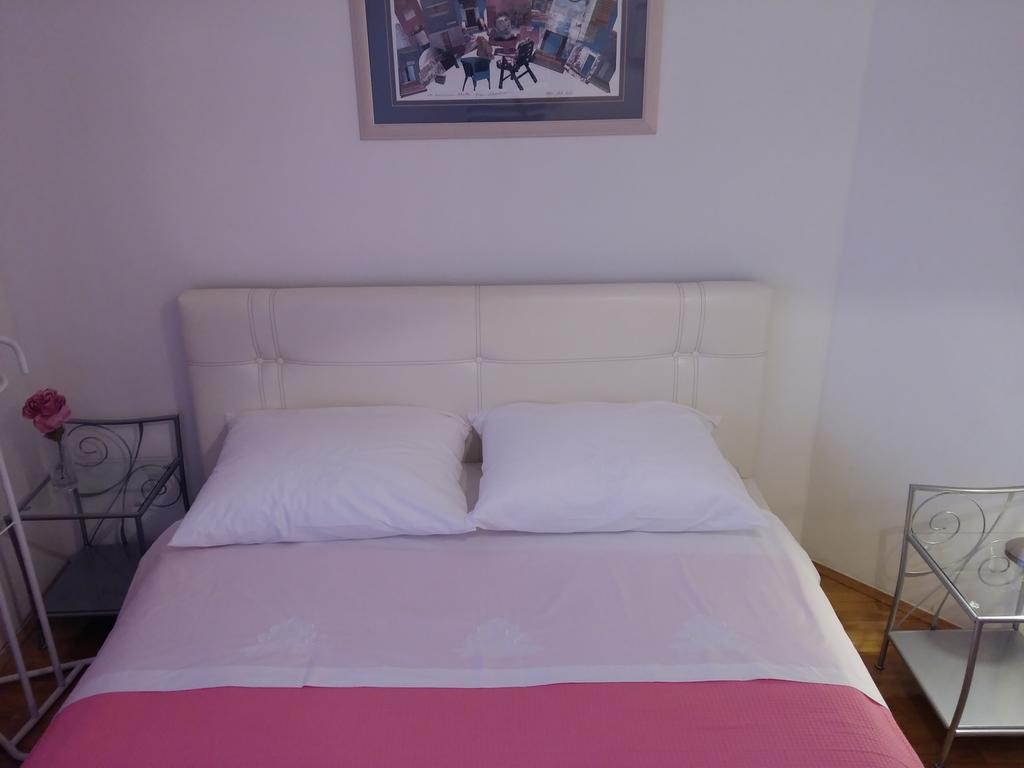 Apartment Macho Split Bilik gambar