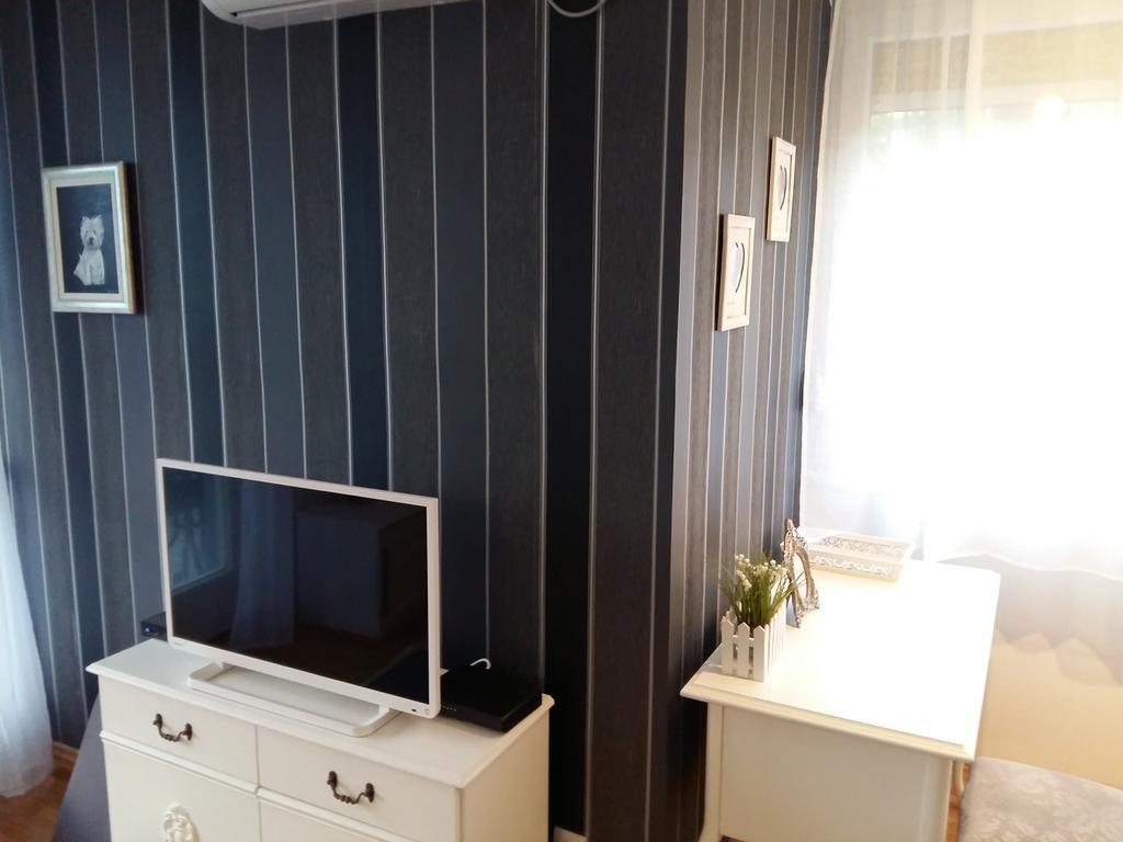 Apartment Macho Split Bilik gambar