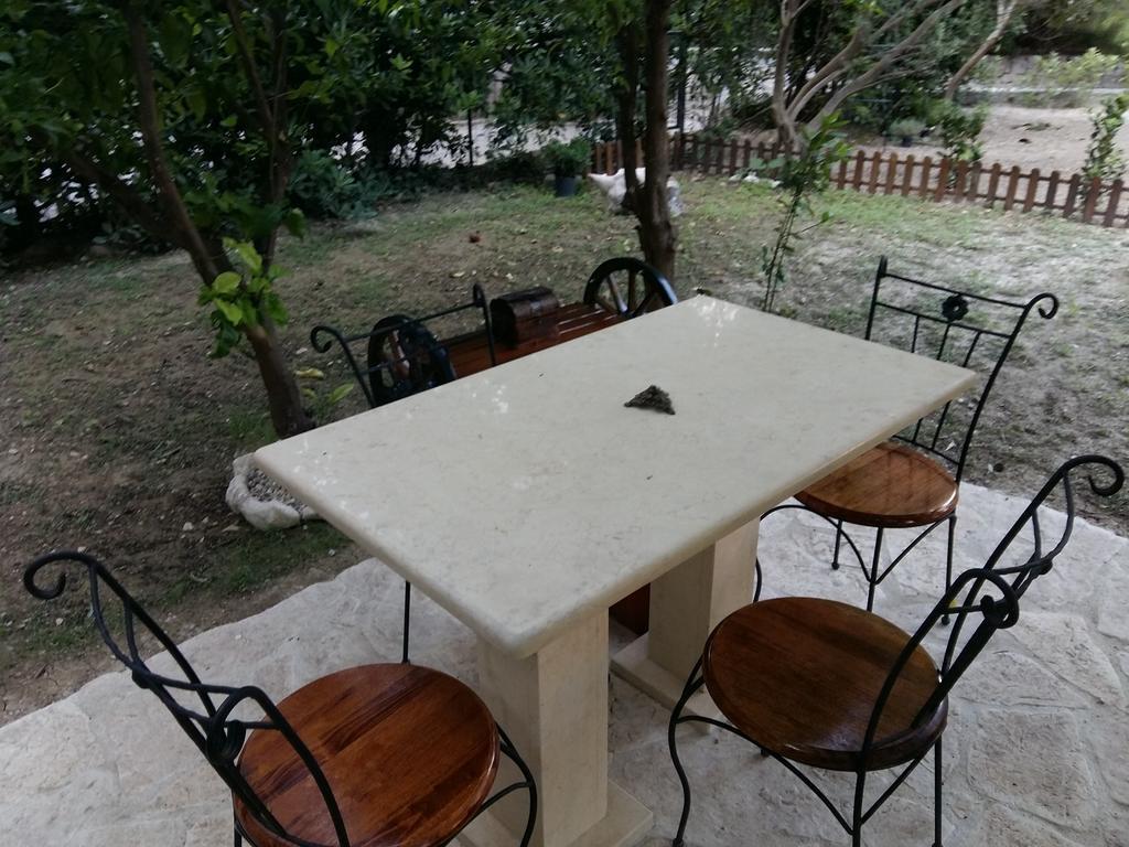 Apartment Macho Split Bilik gambar